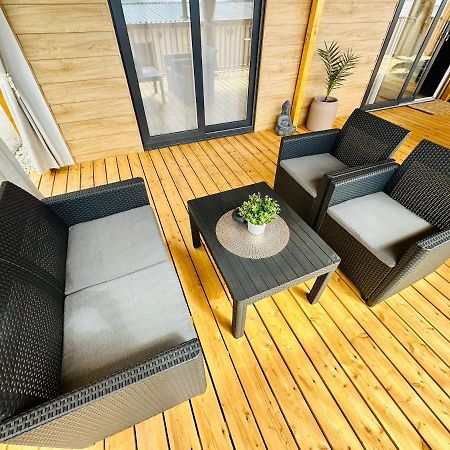 Villa Family Grand De Luxe Mobilhome Селце Экстерьер фото