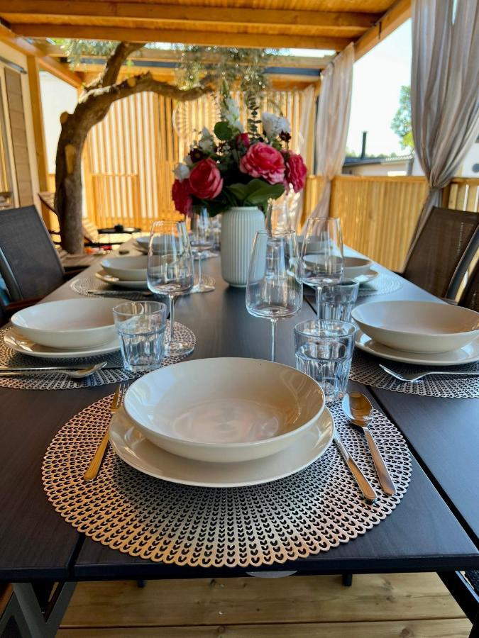 Villa Family Grand De Luxe Mobilhome Селце Экстерьер фото