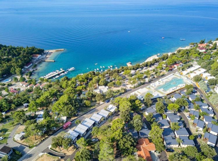 Villa Family Grand De Luxe Mobilhome Селце Экстерьер фото
