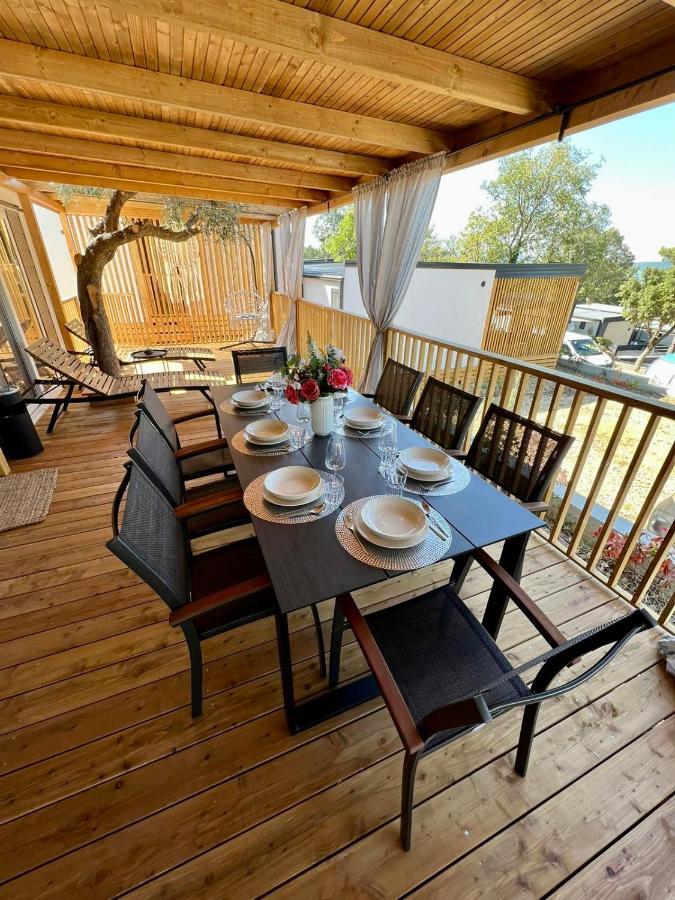 Villa Family Grand De Luxe Mobilhome Селце Экстерьер фото