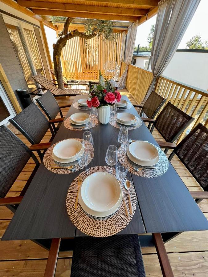 Villa Family Grand De Luxe Mobilhome Селце Экстерьер фото