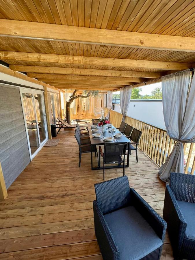 Villa Family Grand De Luxe Mobilhome Селце Экстерьер фото