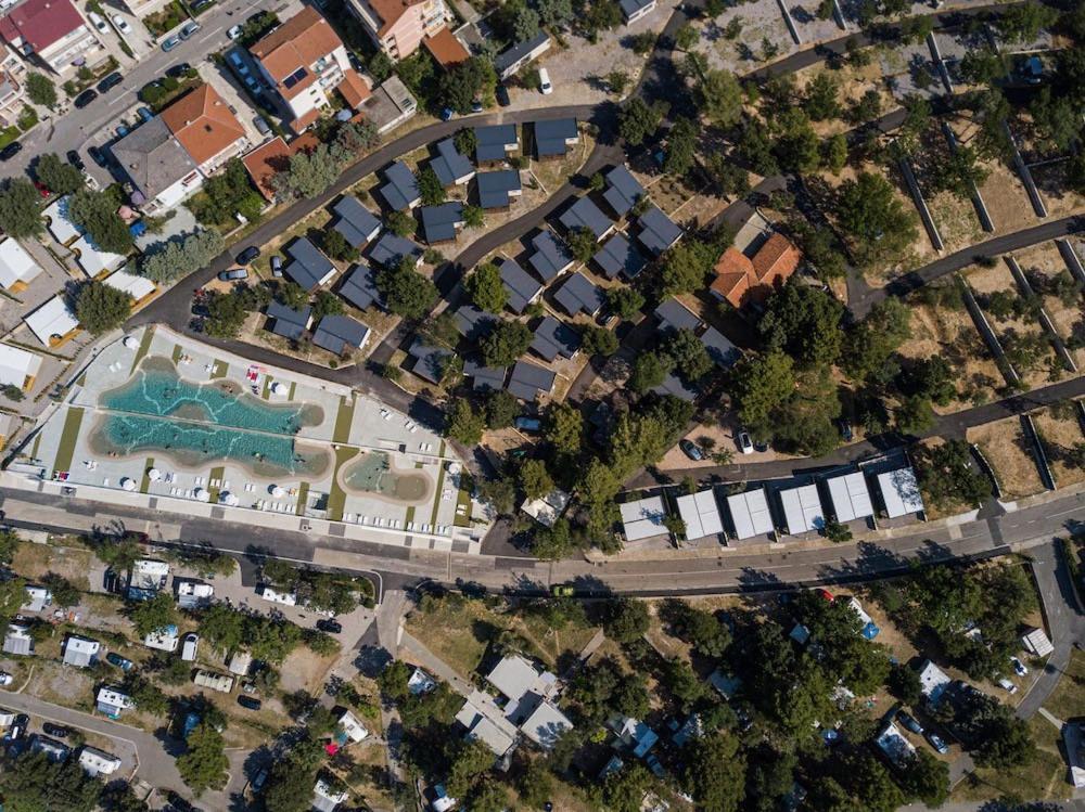 Villa Family Grand De Luxe Mobilhome Селце Экстерьер фото