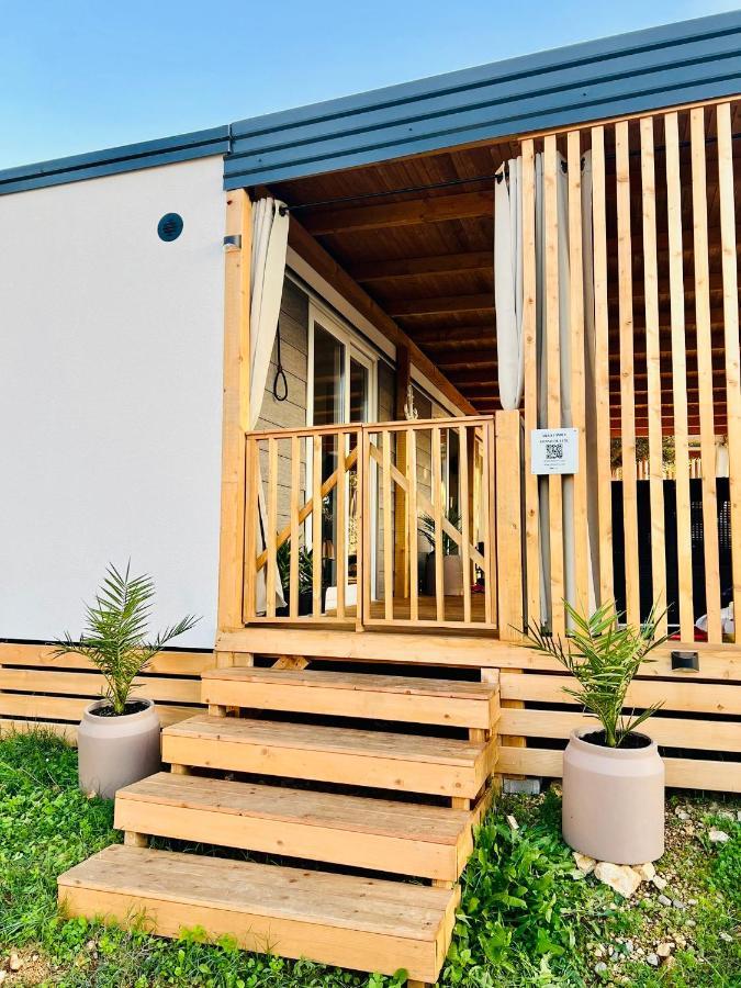 Villa Family Grand De Luxe Mobilhome Селце Экстерьер фото