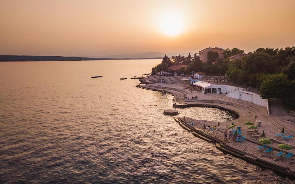 Villa Family Grand De Luxe Mobilhome Селце Экстерьер фото