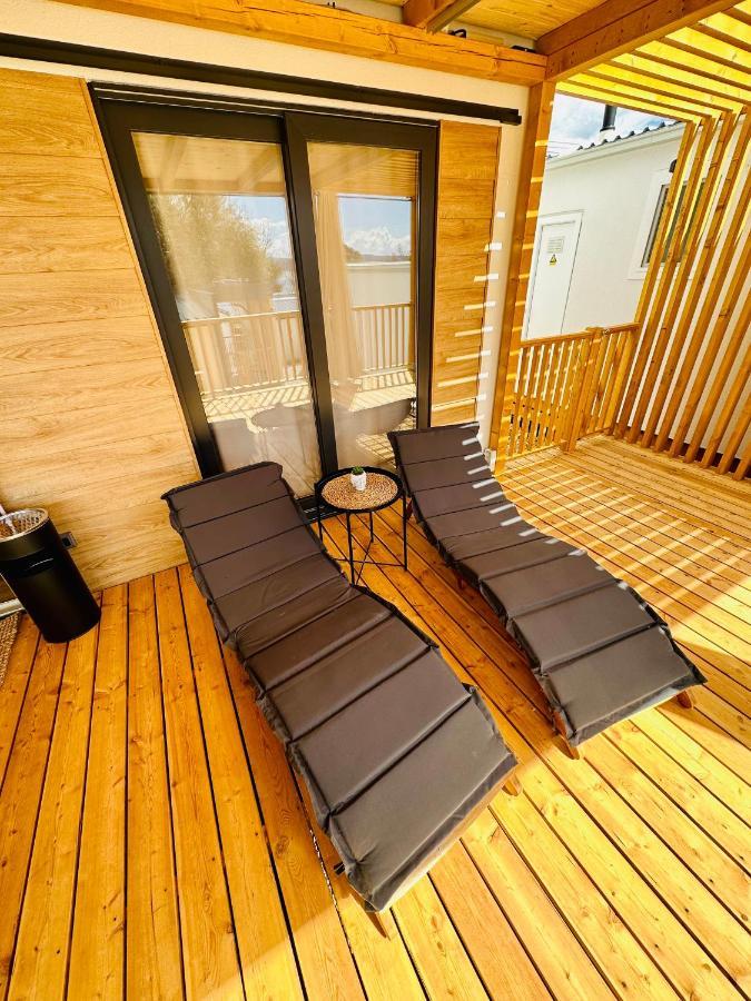 Villa Family Grand De Luxe Mobilhome Селце Экстерьер фото