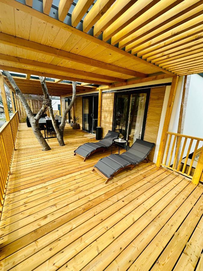 Villa Family Grand De Luxe Mobilhome Селце Экстерьер фото
